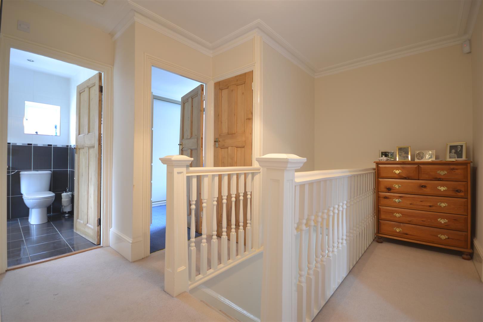 FIRST FLOOR LANDING